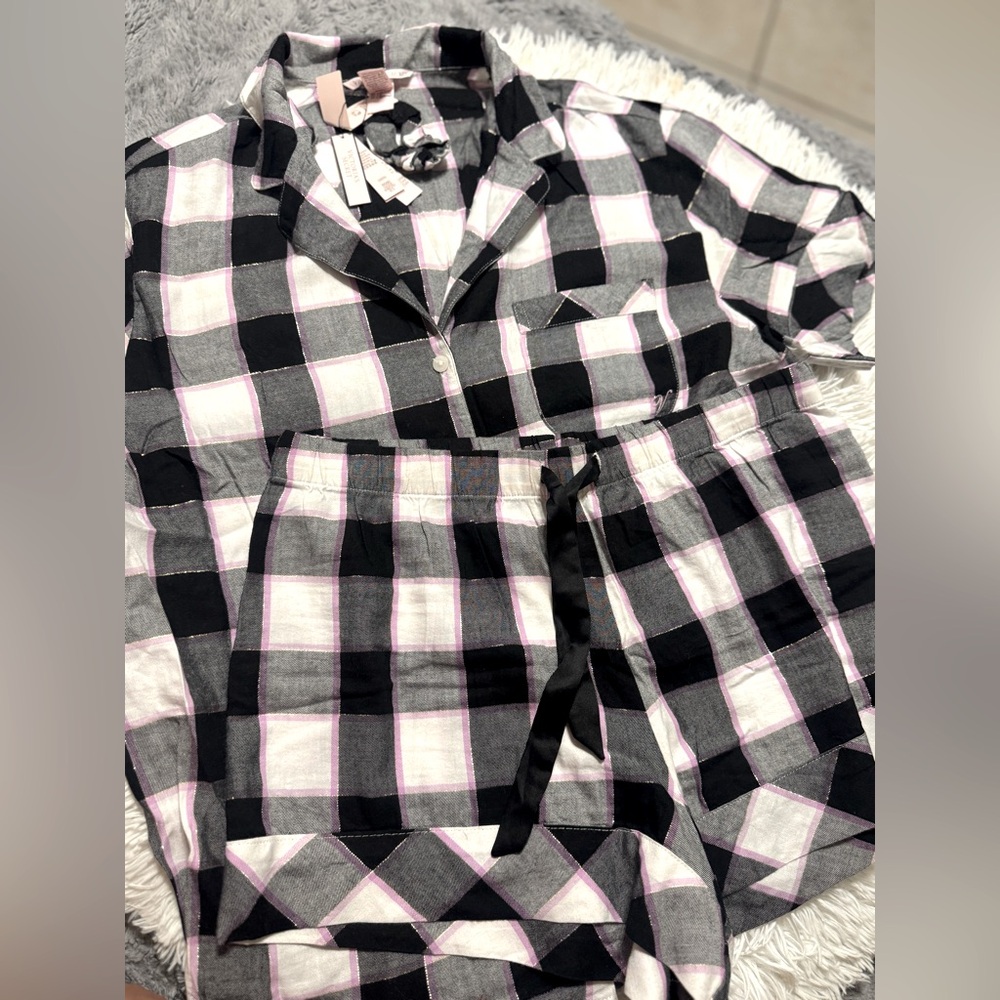 NWT Victoria's Secret Black and Pink Plaid Pajama set